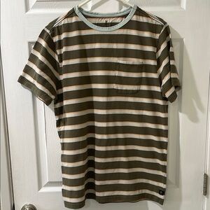 Roark Striped Men’s Tshirt sz XL